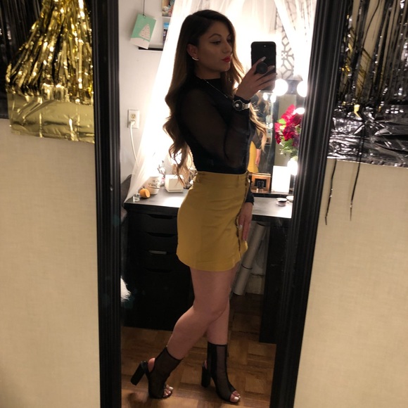 Button Me Up Skirt - Picture 4 of 4